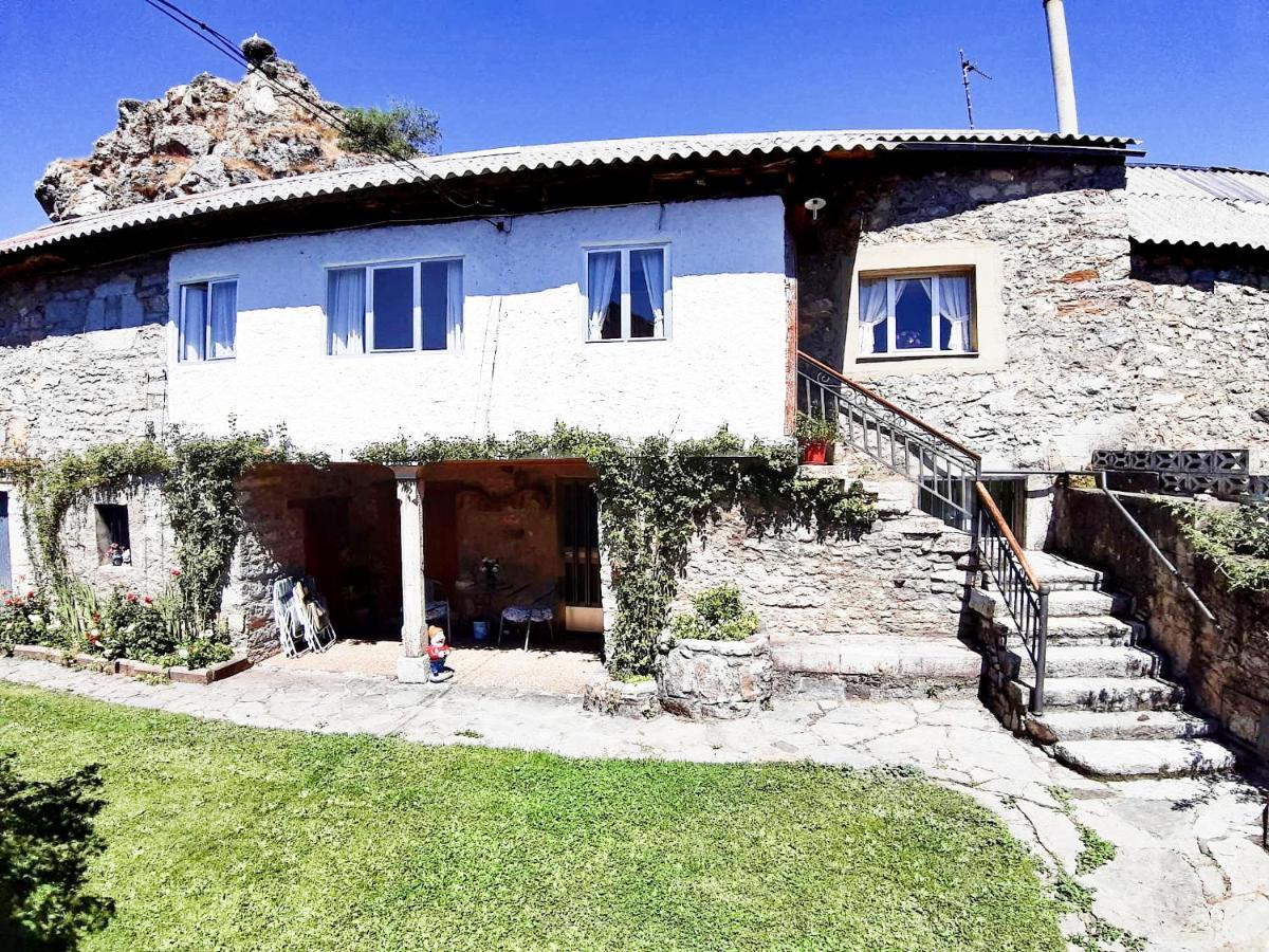 Turismo En Babia Bajo Los Nidos San Emiliano Εξωτερικό φωτογραφία